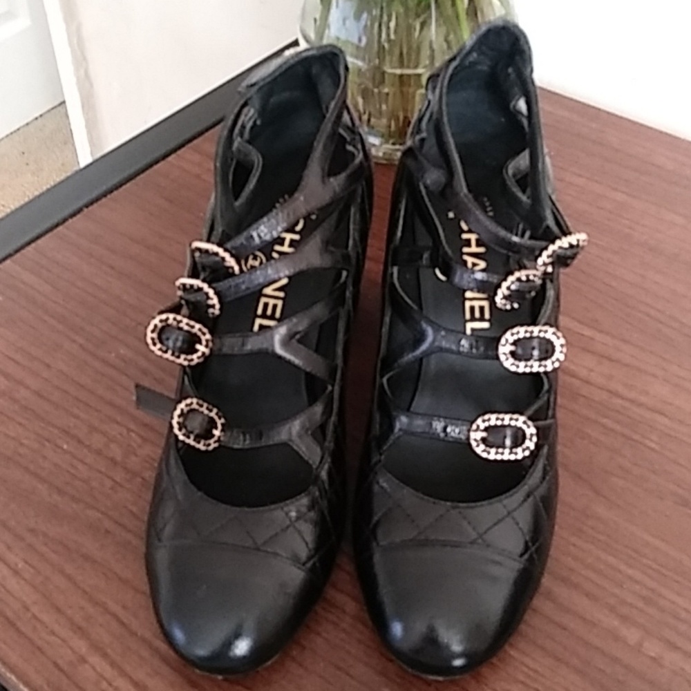 *AUTHENTIC CHANEL SHOES*